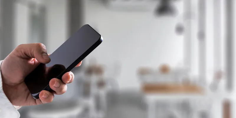 Liên hệ vnq8 qua email khi cần hỗ trợ vấn đề chi tiết